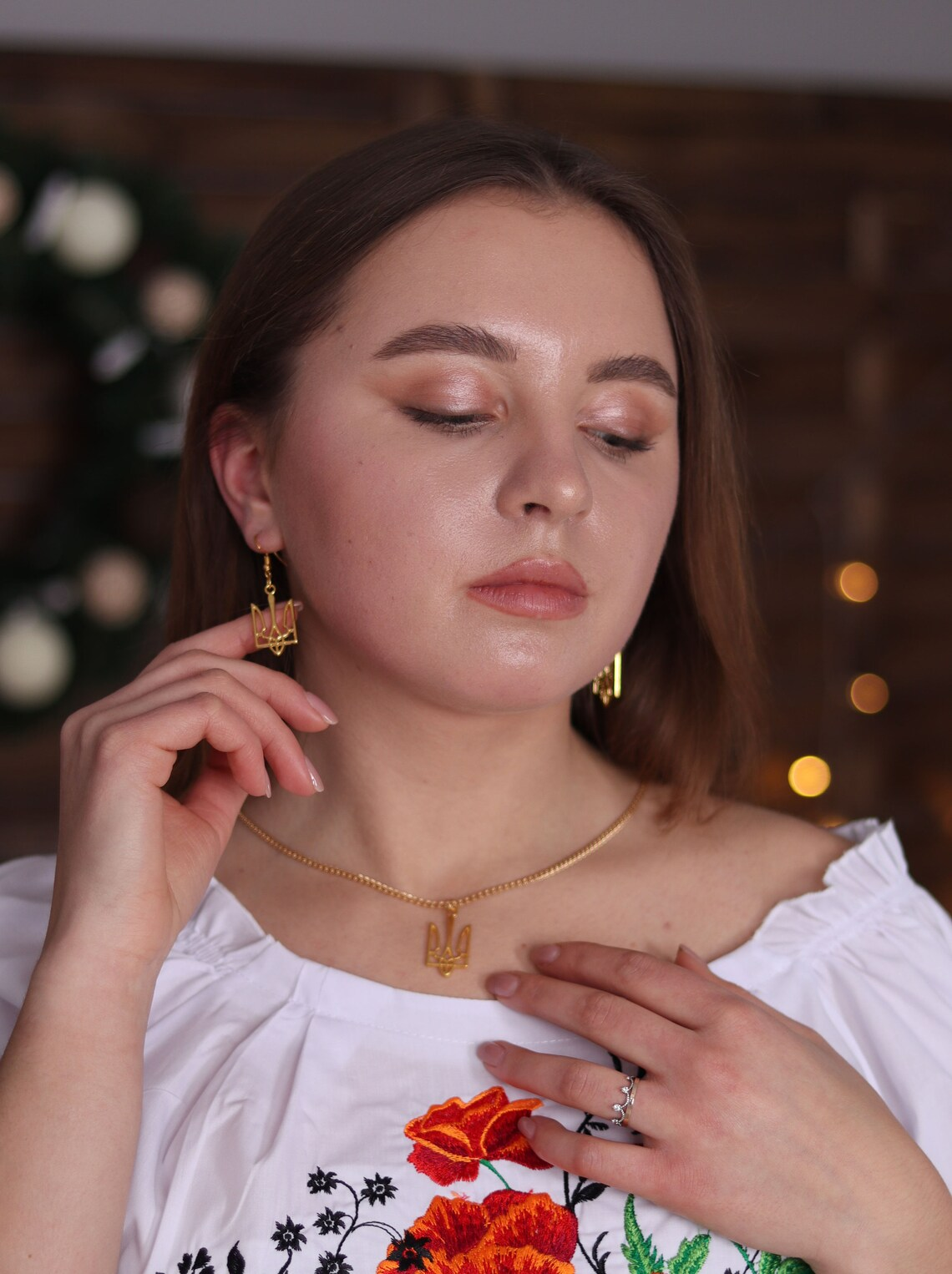 Ukraine National Emblem Neckla - đánh giá và giá Embroidery Legacy